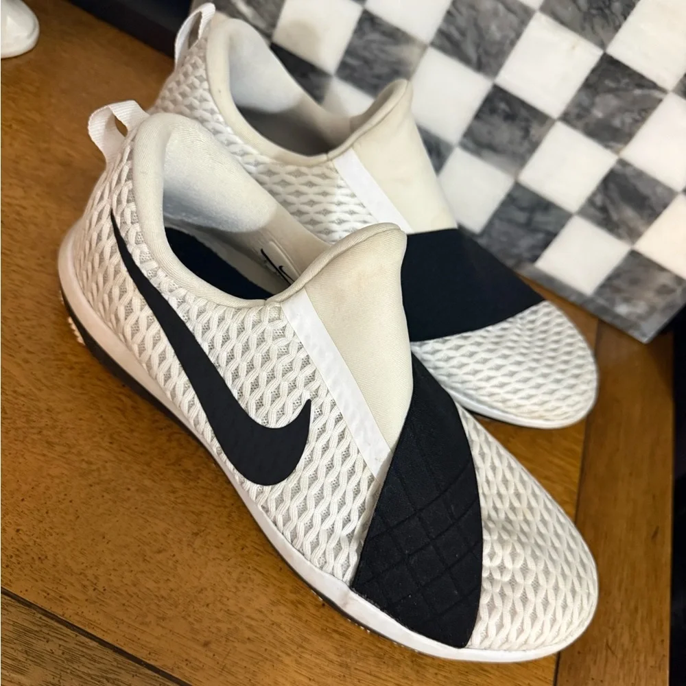 Nike Black and White Slip-On Shoes - Picture 1 of 7